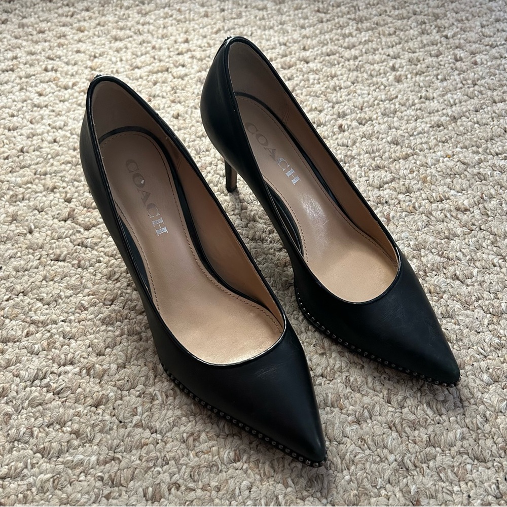 Coach Pointed Toe Heels/Pumps Size 6